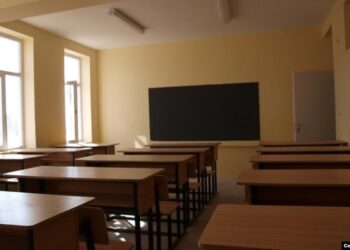 Education for Girls Remains a Challenge in Afghanistan as School Year Begins