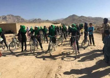 مسابقه بایسکل سواری دختران در جاغوری