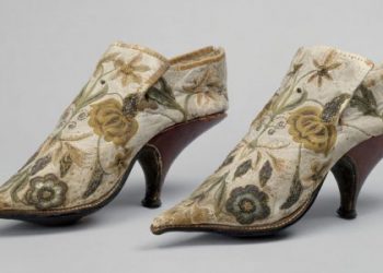 بلندی‌ها‌ی پاشنه: قلم‌رو «مردانه‌ای» که زنانه شد