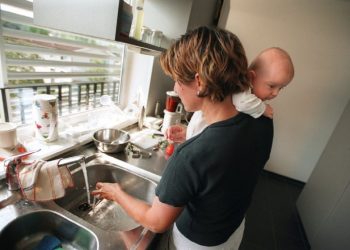 هر زنی کارگر است