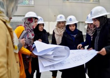 حضور زنان در جامعه، تضمینِ توسعه و مدارا