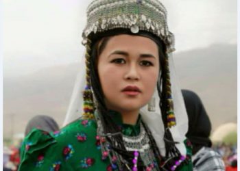 با مشکلات مبارزه می‌کنیم تا آن‌جایی که مثل امروز نادیده گرفته نشویم