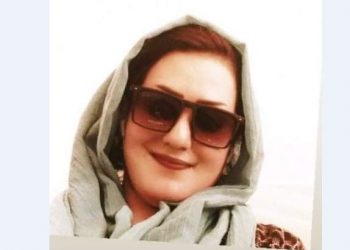 دستمالِ سرخِ نازگل