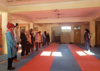 تقلا برای ترقی؛ زنان در دایکندی با کم‌ترین امکانات ورزش می‌کنند