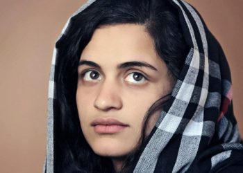 جهان‌بینی زن و مرد کنار هم استند یا در مقابل هم؟