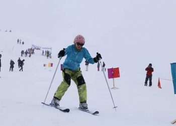 مسابقه اسکی‌بازی دختران در بامیان برگزار شد