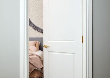 اتفاقات پشت دروازه – کارزار «سکوت را بشکنیم»