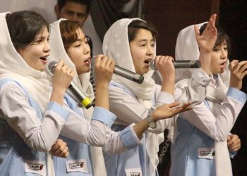 کمیسیون حقوق بشر به وزارت معارف: «ترویج‌گر تبعیض جنسیتی نباشید، اقدام تان غیرقانونی است»