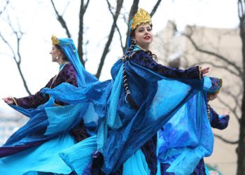 زنان؛ خالقان خوان نوروز