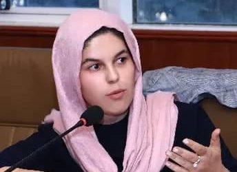 کفشی که به پای دیگری برابر است، پای ما را خواهد زد