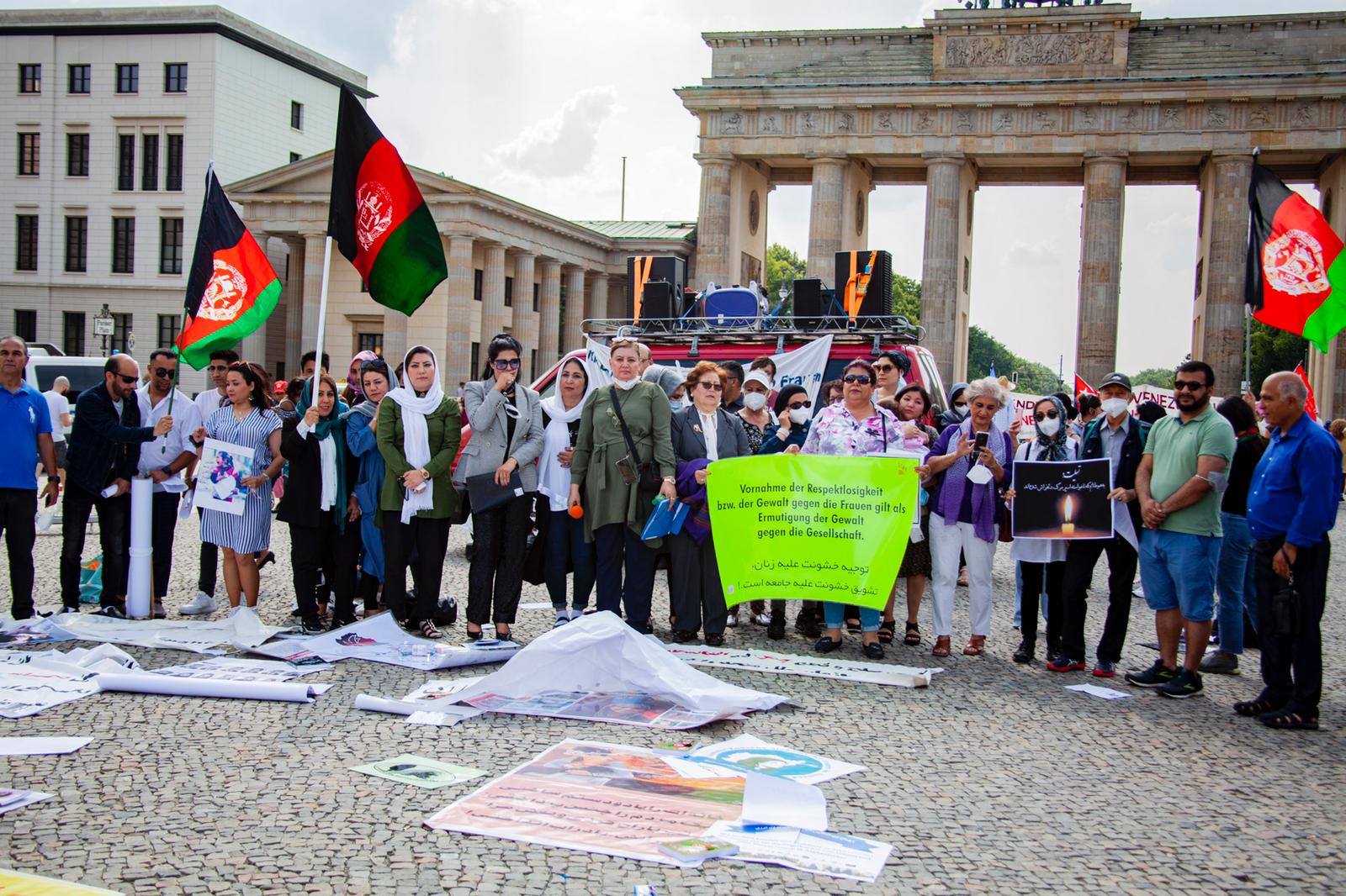 تظاهرات در برلین آلمان برای حمایت از زنان افغانستان