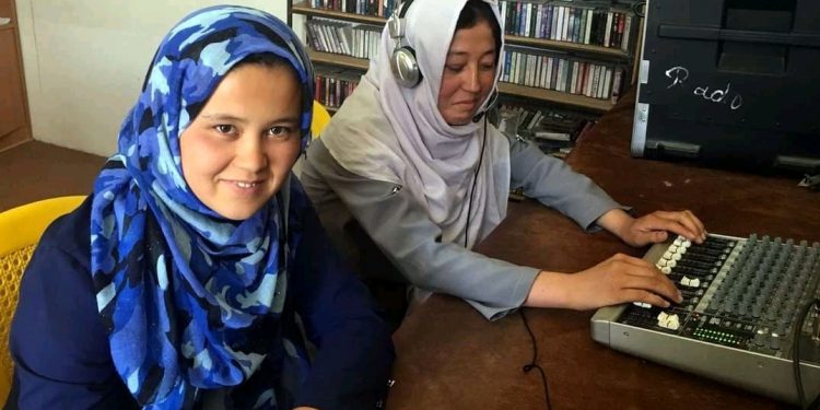 زنان خبرنگار در دایکندی؛ رنج بیکاری و خشونت خانوادگی