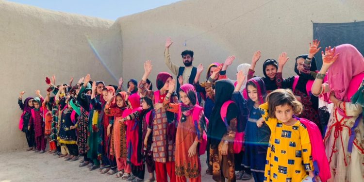 کارزار «راه قلم» برای بازگشایی مکاتب دخترانه 1 کارزار «راه قلم» برای بازگشایی مکاتب دخترانه کارزار «راه قلم» برای بازگشایی مکاتب دخترانه