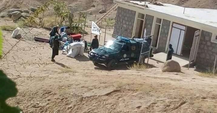 طالبان در دایکندی کارخانه‌ی پروسس بادام زنان را پایگاه نظامی ساختند