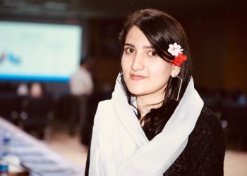 ما بر زمین هرز روئیدیم!