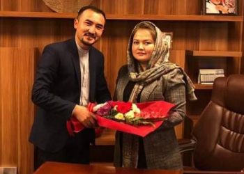 تقلا برای هیچ، روایت زنی که با خستگی بیگانه بود(بخش اول)