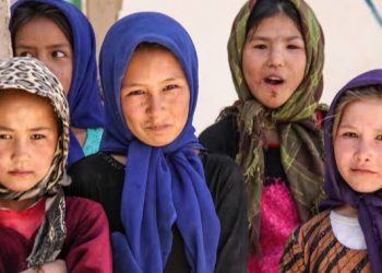 «پس از آمدن طالبان، دختران دو برابر پسران شب‌ها گرسنه می‌خوابند»