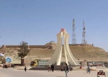 محاکمه صحرایی؛ طالبان در زابل دو زن را در ملأ عام شلاق زدند