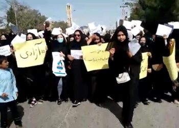 اعتراض در بلخ؛ هیدربار: طالبان از صدای زنان می‌ترسند