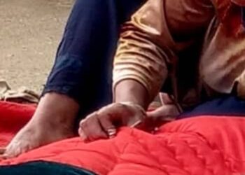 رنج‌هایی که با لبخند لای لحاف‌ دوخته می‌شود