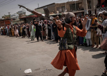 مریم در جدال خیابانی با طالبان تنها بود