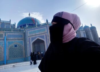 نخستین تجربه پوشش اجباری روبند