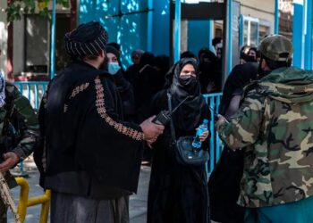 طالبان بر دانشگاه‌ها هجوم بردند و مانع ورود دختران شدند