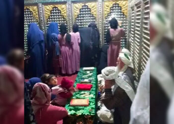 تعرض بر زنان