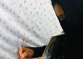 از دست‌فروشی تا دانشجوی برتر سال