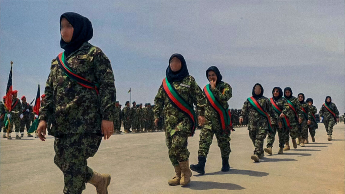 سربازان زن افغان