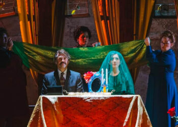 هزار خورشید تابان