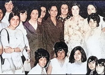 نخستین حضور زنان