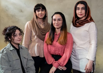 برنامه درس بی‌بی‌سی؛ مجریان زن که در نقش معلم ظاهر می‌شوند