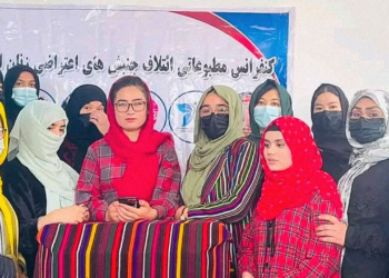 زنان معترض به-تام ویست