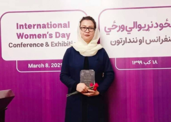 صدیقه مشتاق: «طالبان برای باج‌گیری از غرب، زنان را گروگان گرفته‌اند»