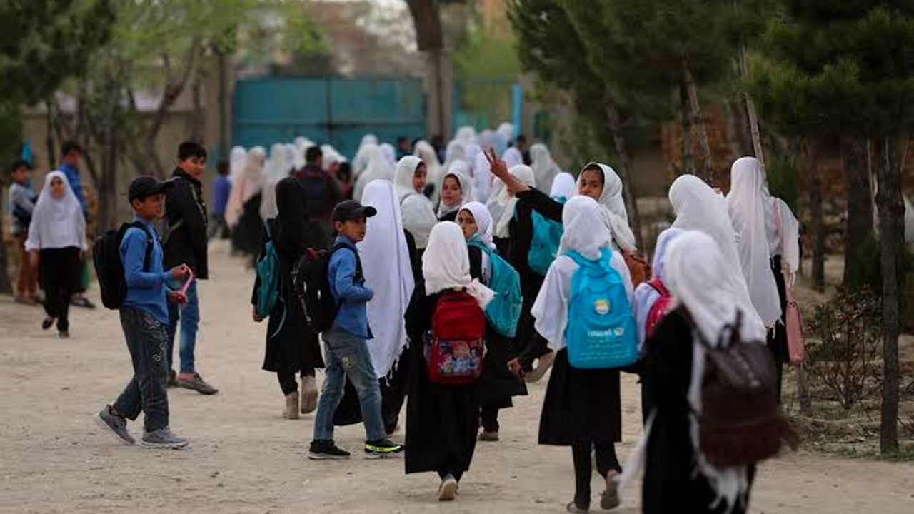 مکاتب ابتدایی