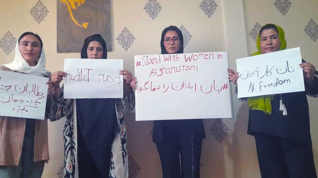 زنان-معترض-در-ایران