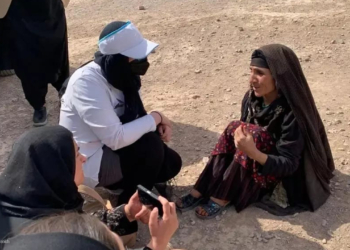 بحران زلزلۀ هرات؛ زنان خود برای رسیده‌گی به اوضاعِ «زنان و کودکان» دست‌به‌کار شده‌اند