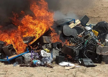 سازها در آتش