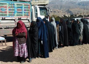 زنان با محروم شدن از کار در زندان خانگی و رنج گرسنگی