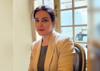 جامعه در تعارض آشکار با انسان‌مداری و عقلانیت مدرن