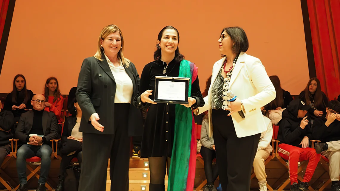 سمیه رامش، برندهٔ جایزه بین‌المللی شعر ایتالیا شد